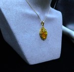 italy amber pendant a